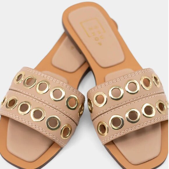 Shu Shop Codie Flat Slip On Sandal in Nude Size 7.5 Gold Eyelets Boho Chic - Picture 1 of 11